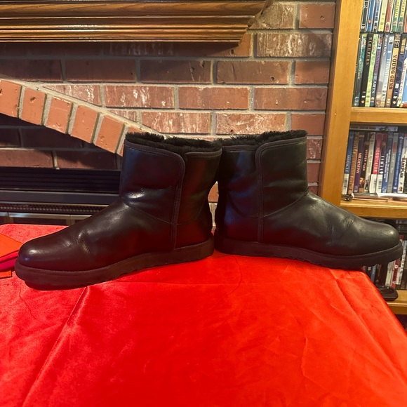 WOW POSHMARK - Authentic UGG Leather Boots - Picture 8 of 16